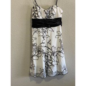 Speechless Junior  Size S white & Black Floral- print